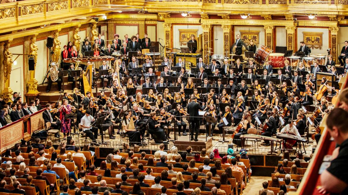 Wiener Universitätsphilharmonie unterstützt Initiative „Impact4Music“ mit Genshin Impact-Konzert Unter der Leitung des renommierten Komponisten Vijay Upadhyaya bot das Konzert am 23. November in Wien ein grenzenloses Musikerlebnis zum Soundtrack des Videospiels Genshin Impact